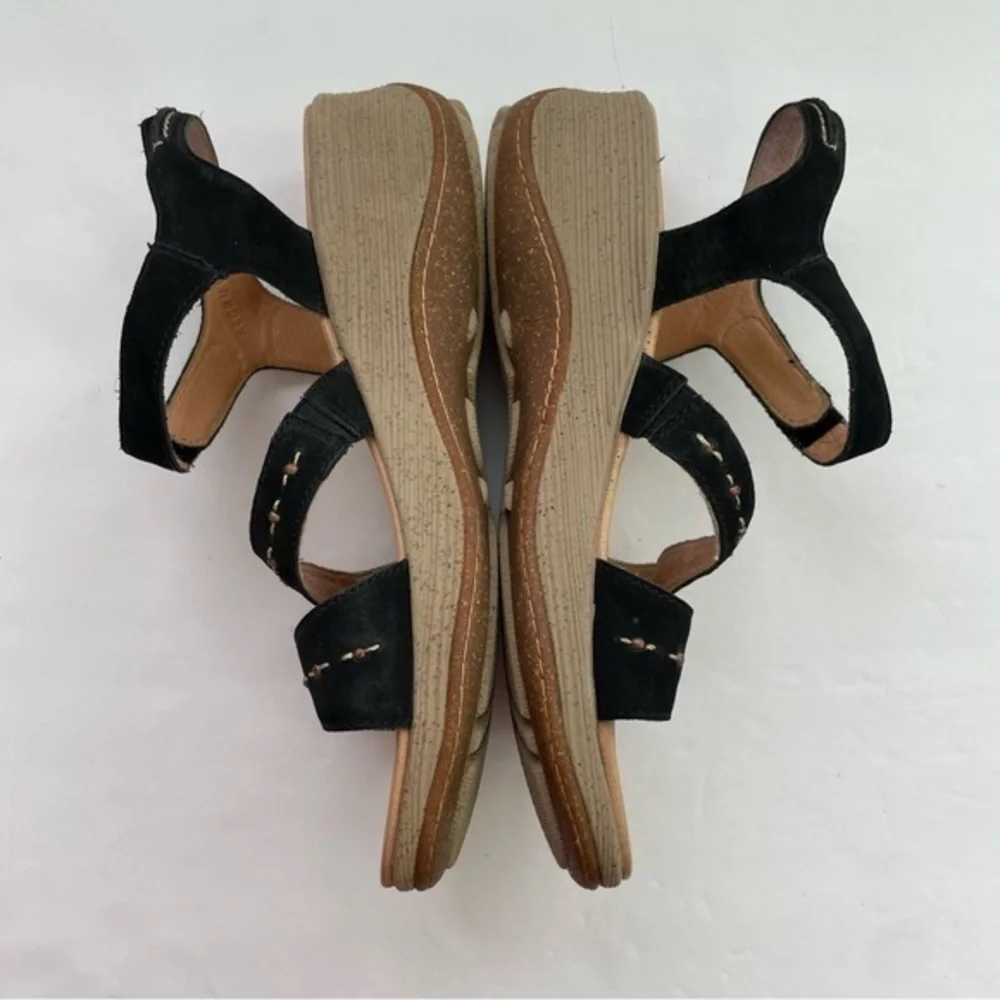 Acorn Black Vista Leather Beaded Wedge‎ Sandals